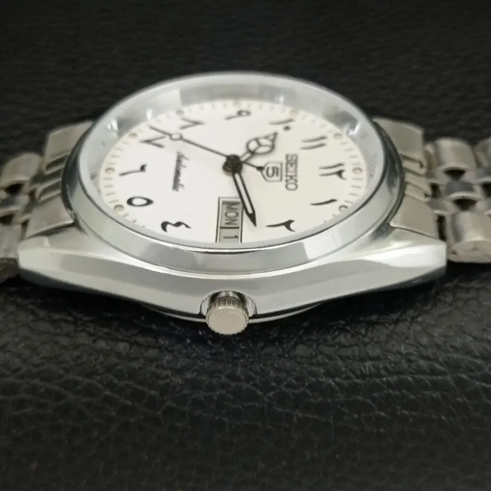 Vintage 1983 Seiko Automatic Mens Silver Watch W/daydate & Arabic accents